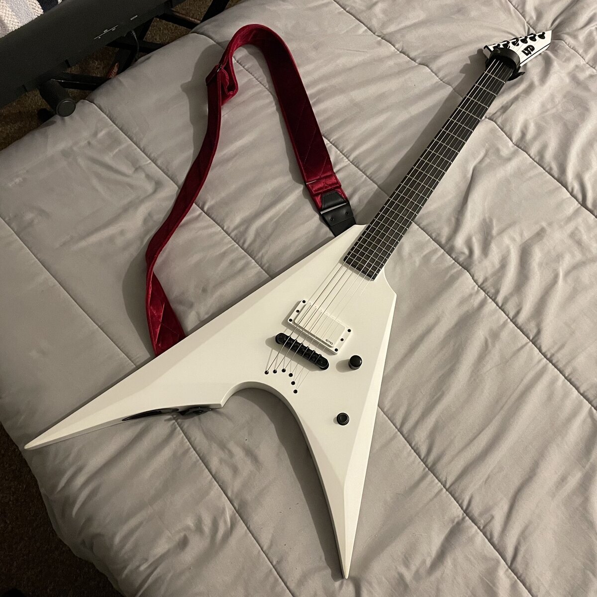 Music Gear Setup by giubepis featuring ESP LTD Arrow NT Arctic Metal Electric Guitar