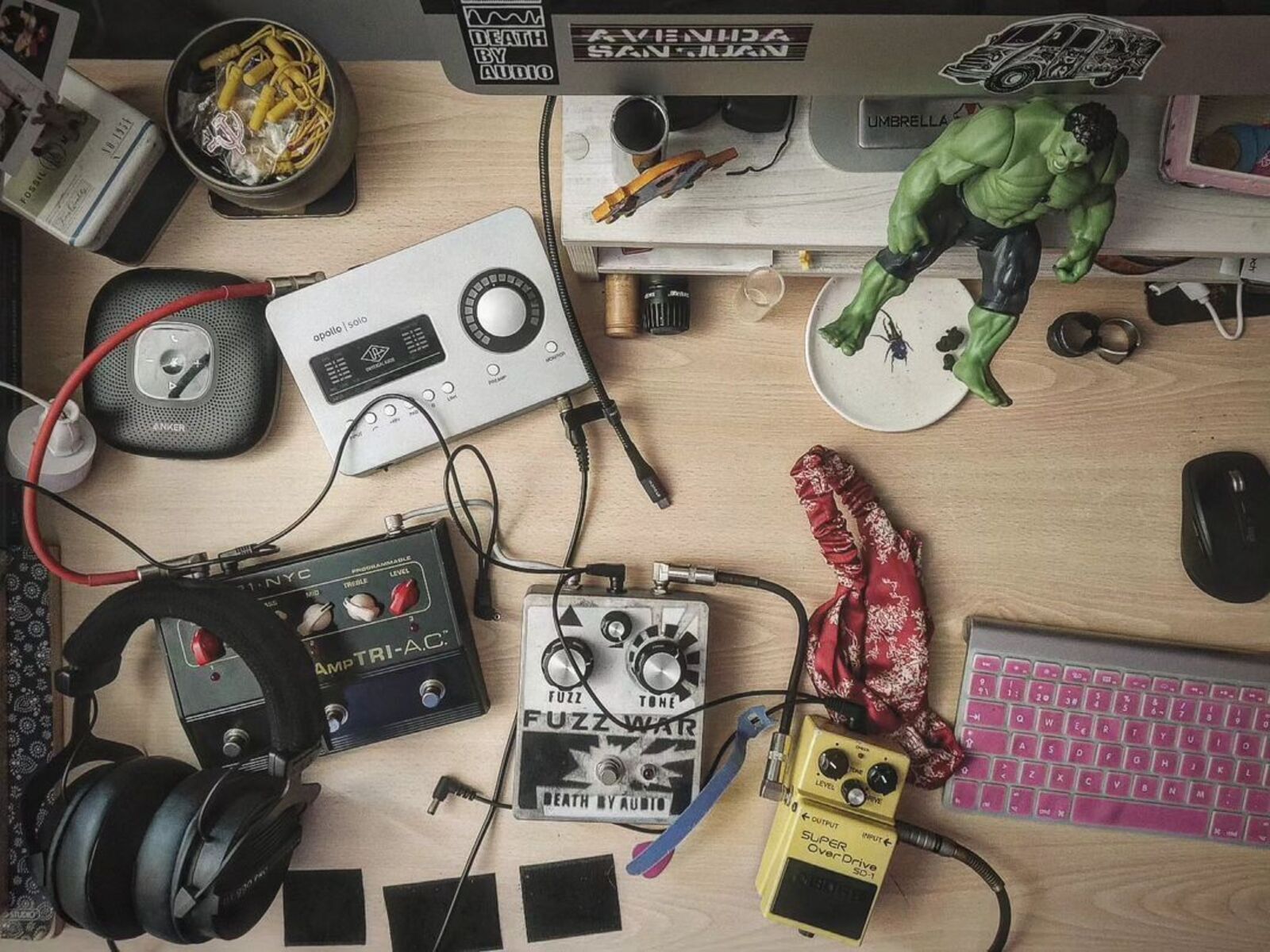 Electronic Studio Setup by paralelojuan featuring Boss SD-1 Super OverDrive, Death By Audio Fuzz War, and Tech 21 SansAmp Tri-A.C. and 1 more piece of gear