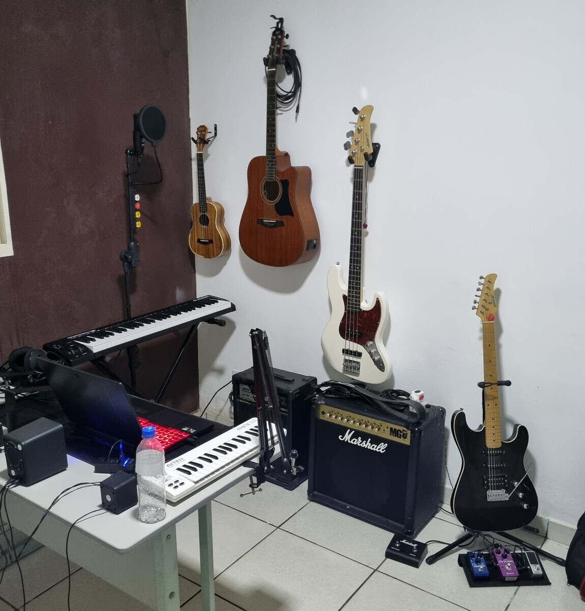 Pedalboard by andrewbrantt featuring Marshall MG4 Series MG50FX, M-Audio Keystation 61 MK3 MIDI Keyboard Controller, and AKG P120 High Performance Condenser Microphone