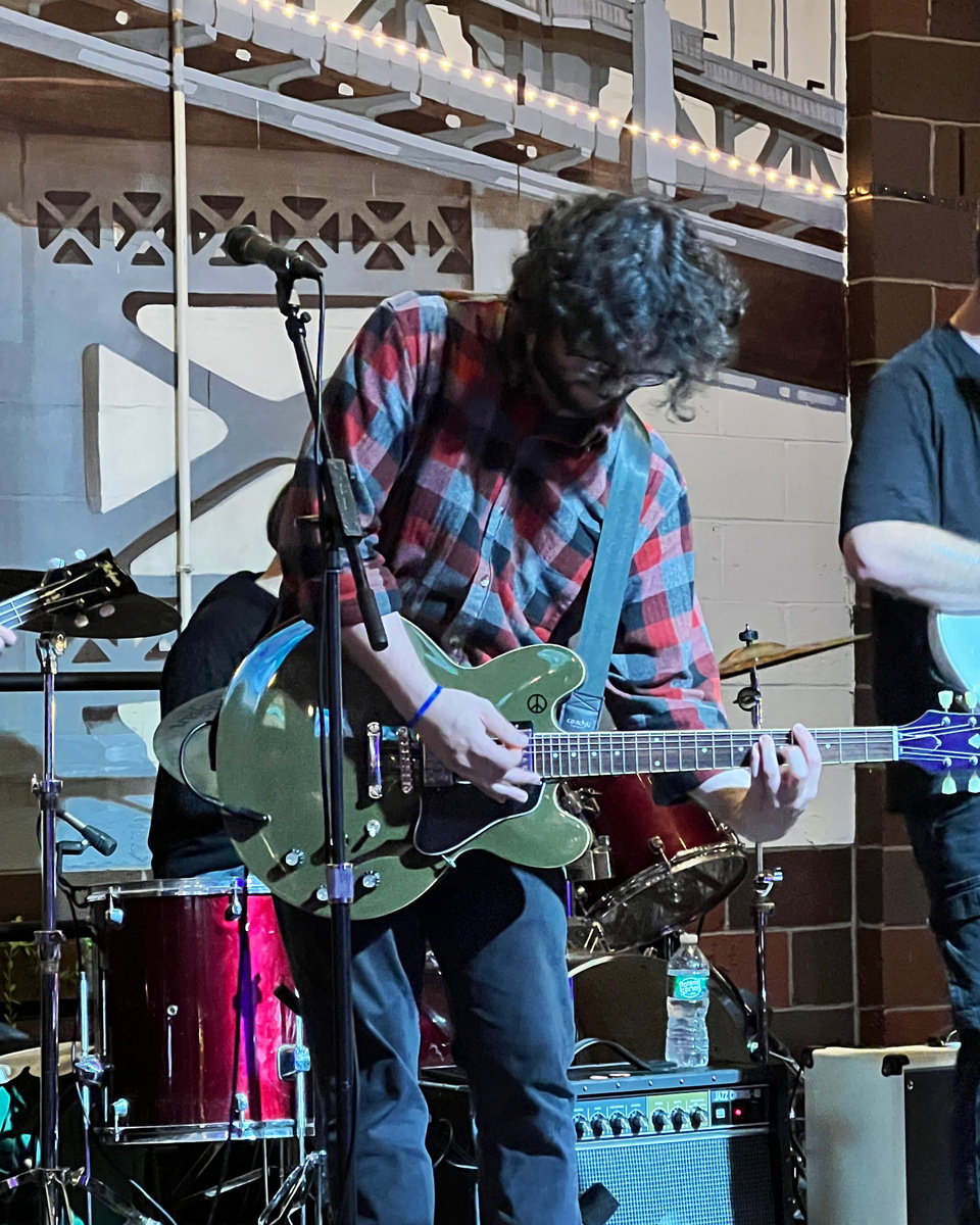 Roland Live Rig by naive_nature featuring Epiphone Inspired by Gibson Dot ES-335 and Roland JC-40 Jazz Chorus