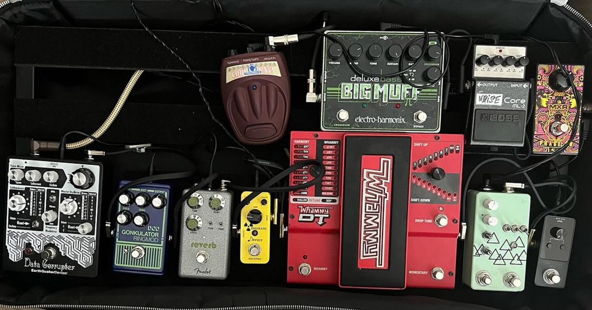 Metal Pedalboard by am_studio featuring Danelectro CT-1 Cool Cat Tremolo, Electro-Harmonix Deluxe Bass Big Muff Pi Fuzz, and Boss ML-2 Metal Core and 9 more pieces of gear
