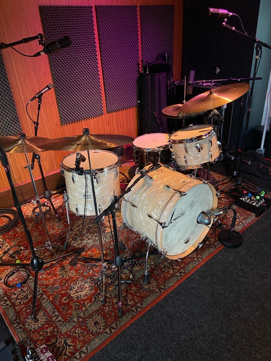 Music Gear Setup by juulhoeben featuring Sonor Vintage Series Drum Kit