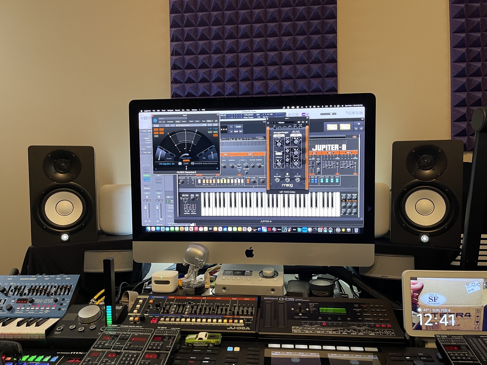 Electronic Studio Setup by jeffersonweber featuring Yamaha HS50M 5" Powered Studio Monitor, Roland Boutique JU-06A, and Roland Boutique D-05 and 3 more pieces of gear