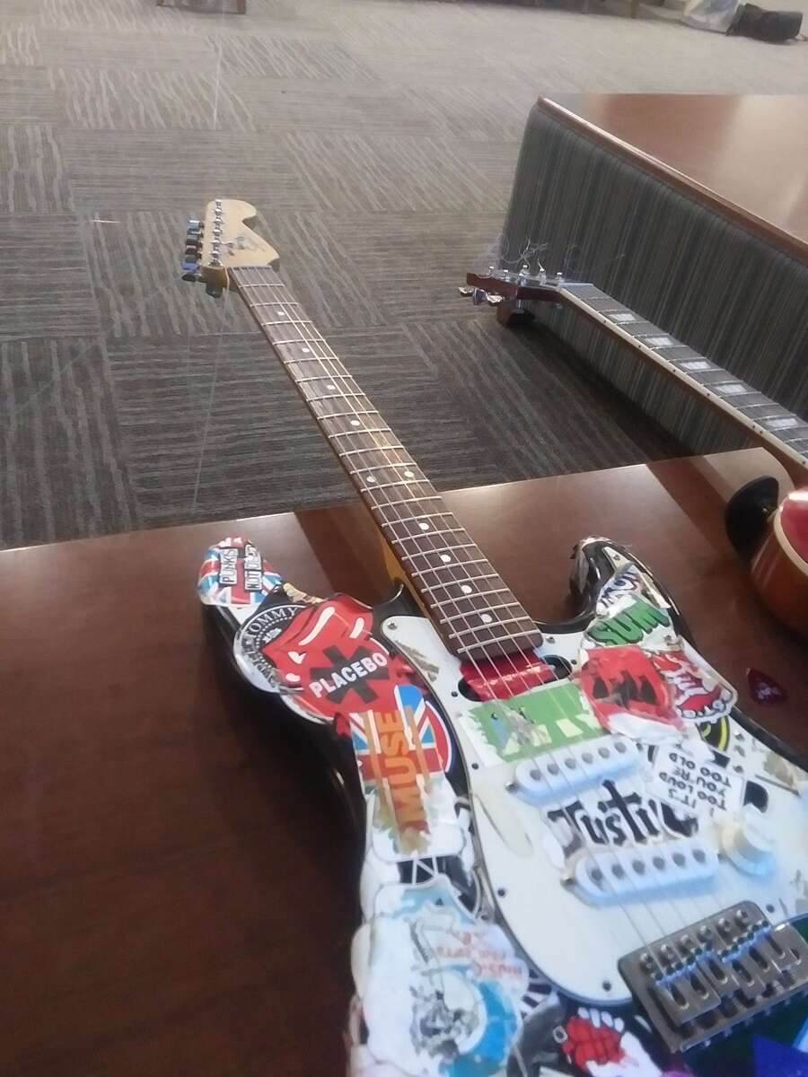 Music Gear Setup by resonatingecho featuring Squier Affinity Series Stratocaster