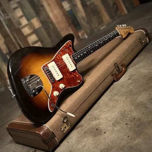 Photo of Fender Jazzmaster 1960 in a guitar