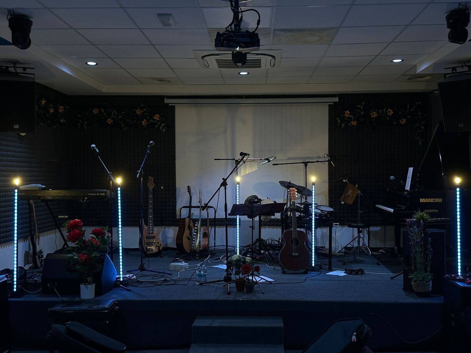 Live Rig by imisteridellastoria featuring Harley Benton CG-45 NS, Yamaha TRB 1006, and Millenium MPS-850 and 7 more pieces of gear