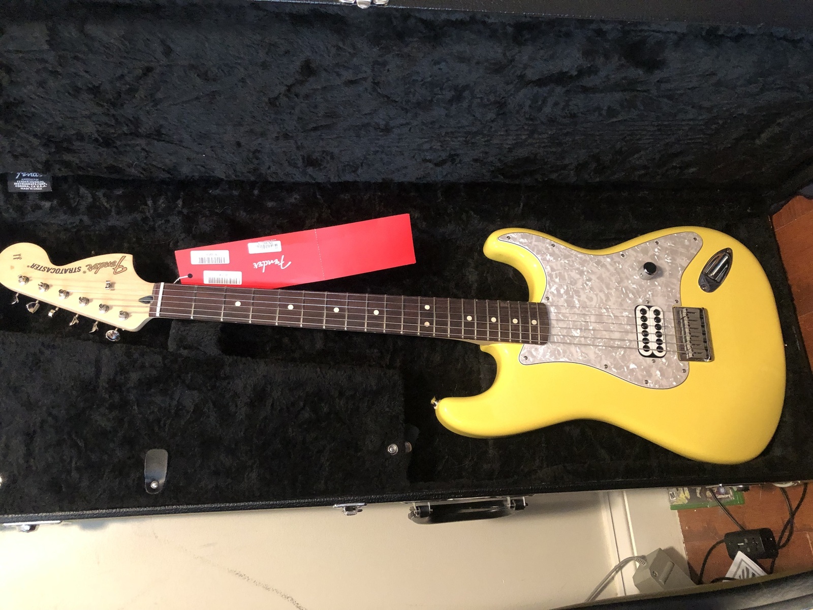 Punk Music Gear Setup by williamp720 featuring Fender Tom DeLonge Signature Stratocaster