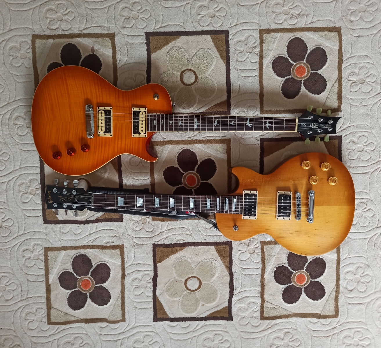PRS Music Gear Setup by hakanbaysal featuring Gibson Les Paul Tribute HP 2017 and PRS SE Bernie Marsden