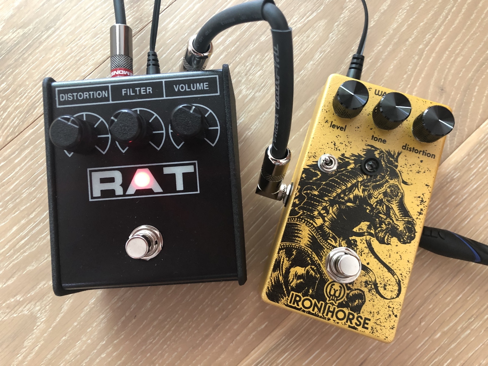 Pro Co Pedalboard by equipboard featuring Pro Co RAT 2 and Walrus Audio Iron Horse V2
