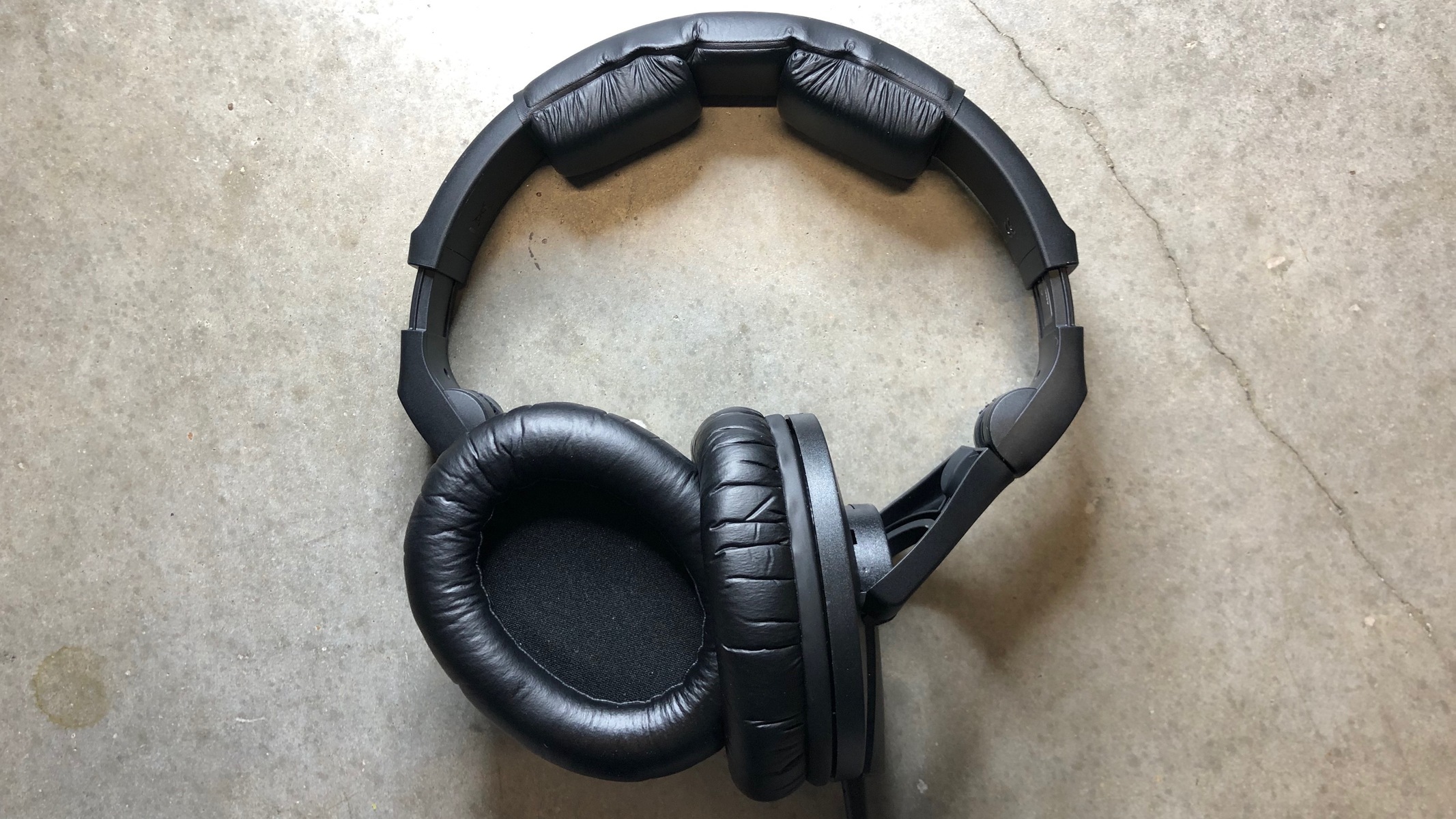Electronic Studio Setup by equipboard featuring Sennheiser HD 280 Pro