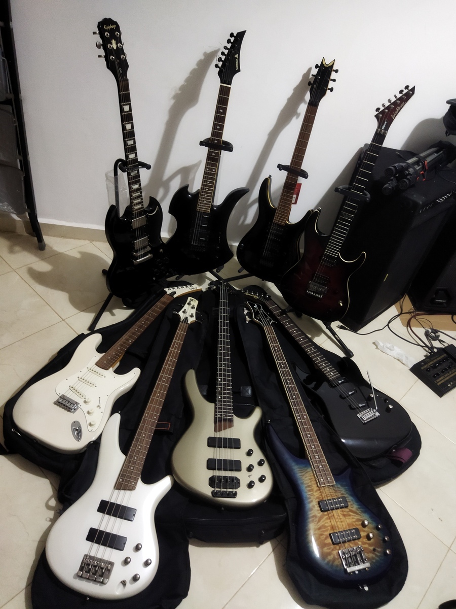 Metal Pedalboard by marouanechakib featuring Cort Artisan B4, Epiphone SG G-400, and Jackson Spectra JS3Q Bass Guitar and 9 more pieces of gear