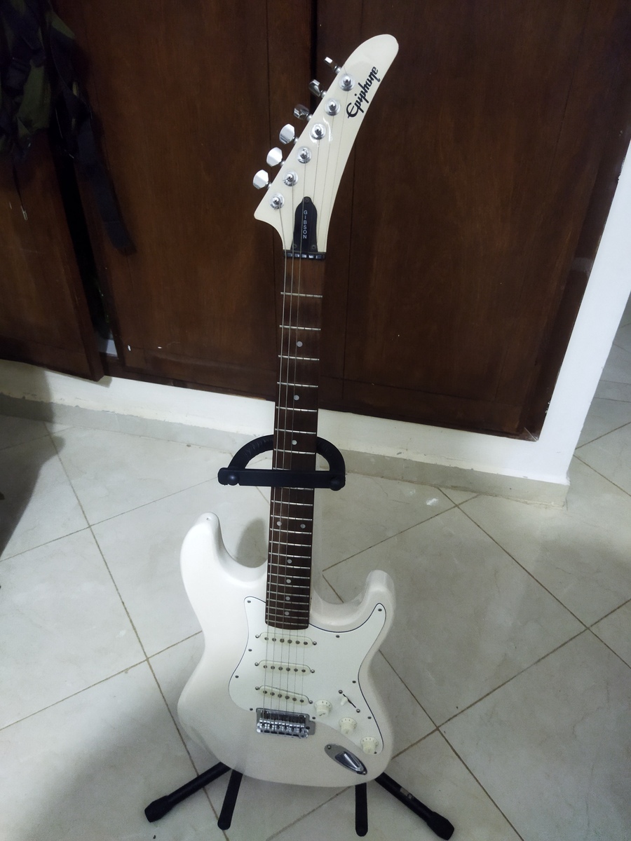 Music Gear Setup by marouanechakib featuring Epiphone S-310