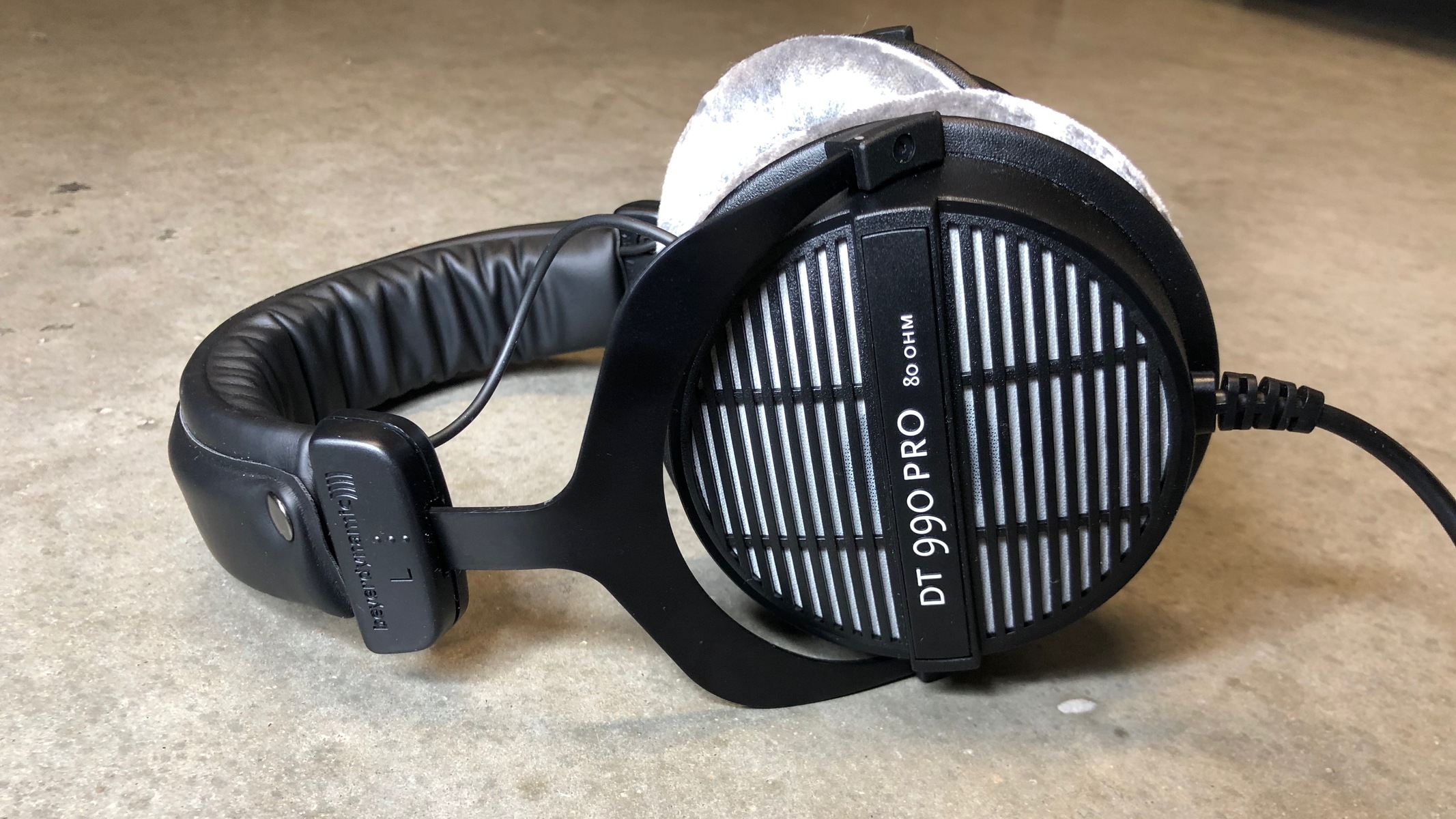 Electronic Studio Setup by equipboard featuring Beyerdynamic DT 990 PRO