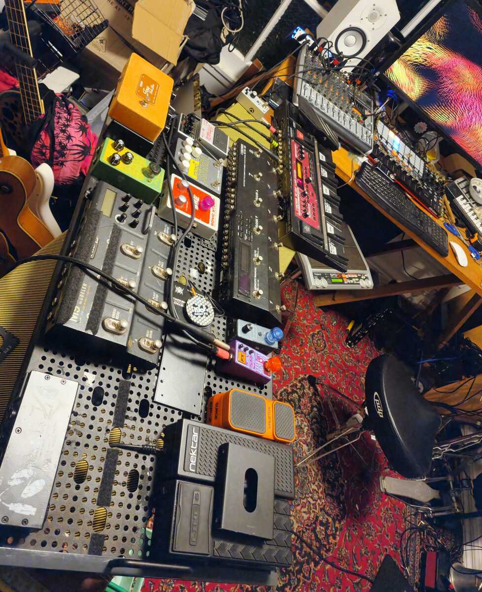 Pedalboard by beneshanks featuring Templeboard Trio 43, Warm Audio Foxy Tone Box, and EarthQuaker Devices Plumes and 17 more pieces of gear