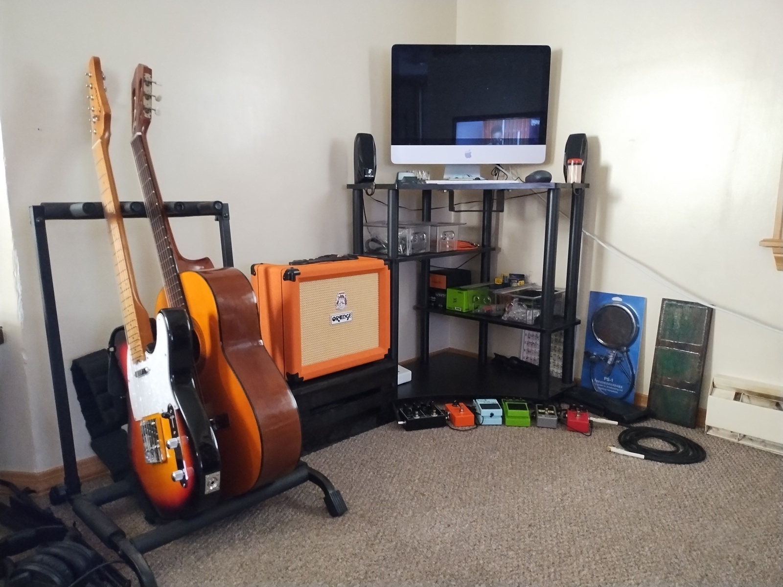 Studio Setup by cornfed94 featuring Hondo II H308A Classical Guitar, Orange Amplifiers Crush 20RT, and VHT MeloVerb and 6 more pieces of gear