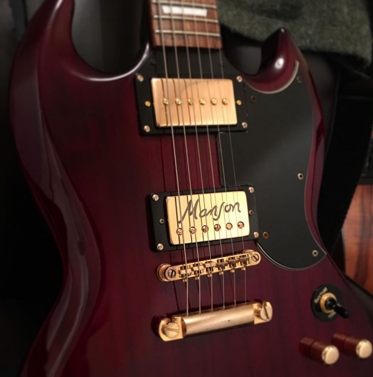 Manson  Music Gear Setup by harry_jordan featuring VINTAGE VS6CG and Manson MBK-2 Humbucker pickup