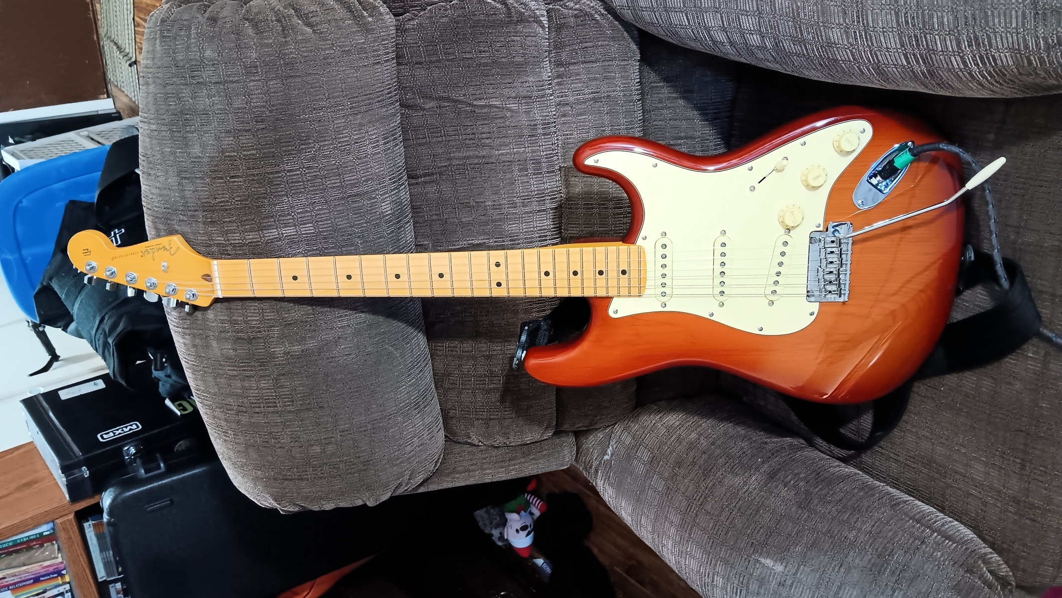 Electronic Studio Setup by jesse_a_dyvig featuring Fender American Professional II Stratocaster