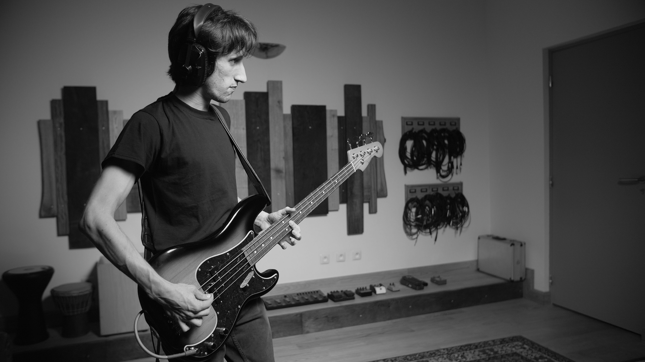 Fender Studio Setup by floydvanryder featuring Fender Precision Bass and Beyerdynamic DT-100