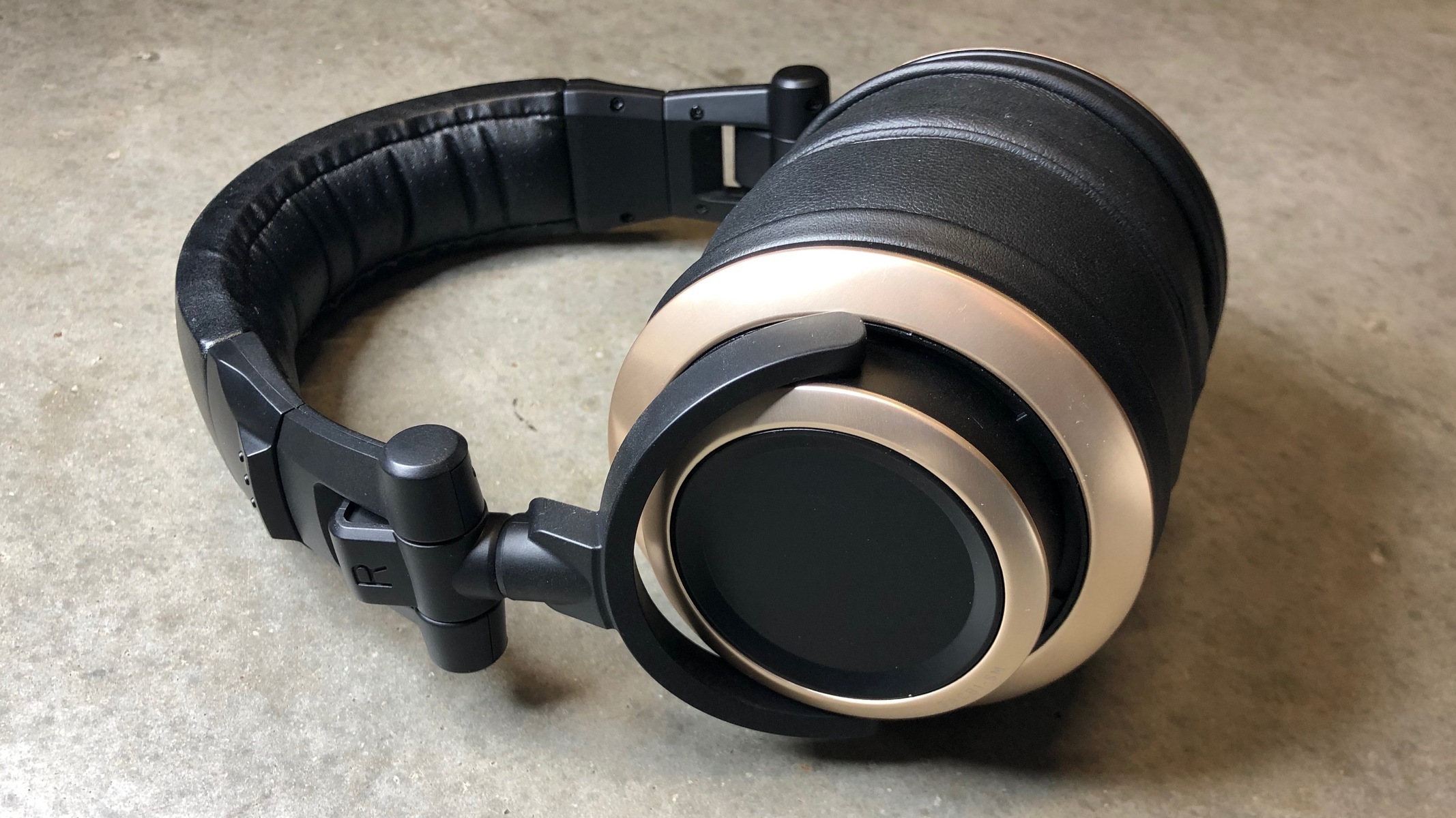 Studio Setup by equipboard featuring Status SM-CB1 Headphones
