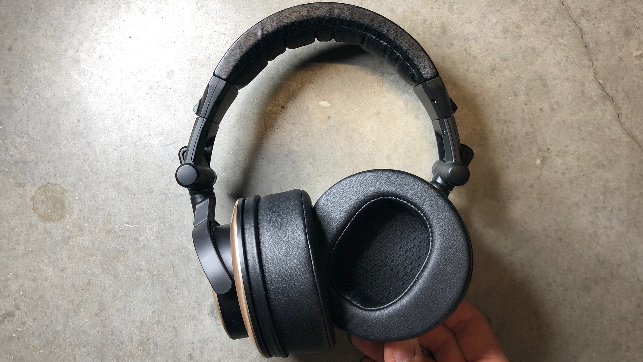 Studio Setup by equipboard featuring Status SM-CB1 Headphones