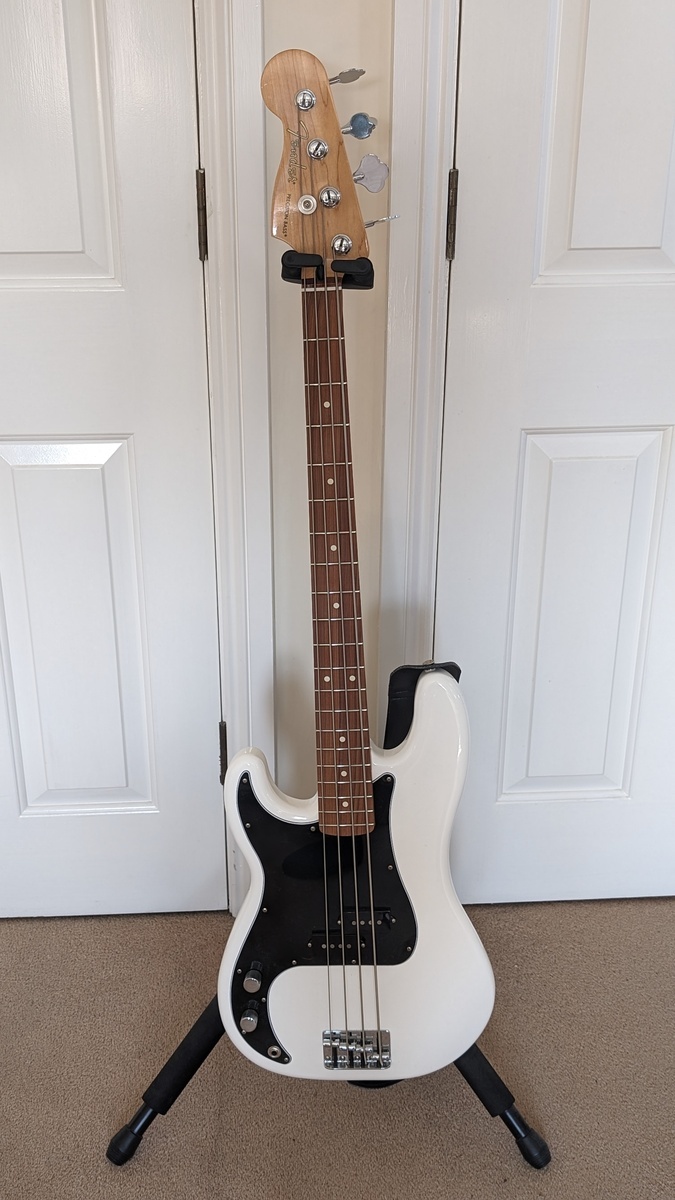 Music Gear Setup by wayfar featuring Fender Player Precision Bass LH