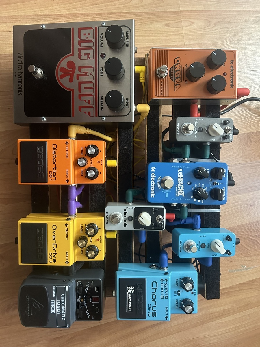 Pedalboard by nurikarakus featuring Behringer TU300 Chromatic Tuner, Boss OD-3 OverDrive, and Boss DS-1 Distortion and 7 more pieces of gear