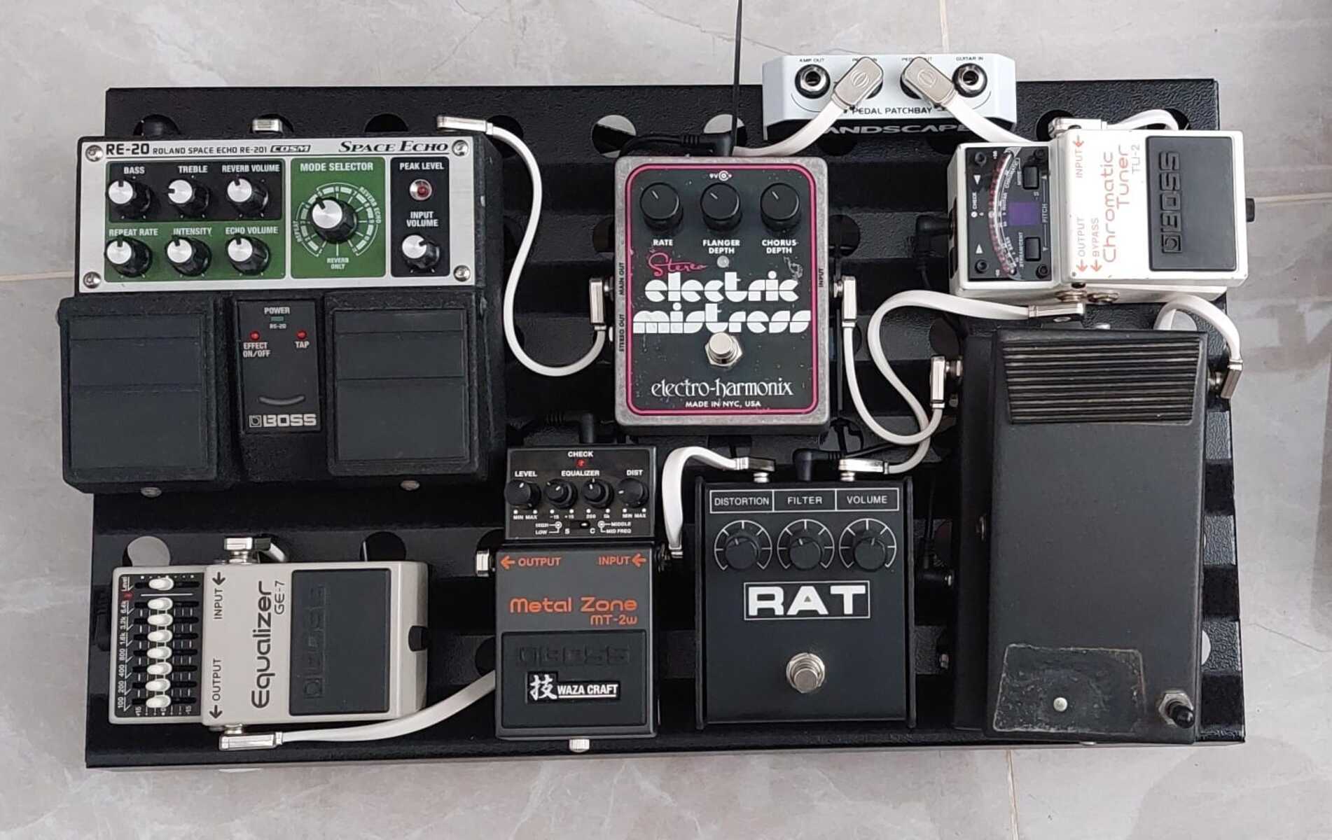 Boss Pedalboard by chezz8000 featuring Boss RE-20 Space Echo, Electro-Harmonix Stereo Electric Mistress, and Pro Co RAT 2 and 6 more pieces of gear
