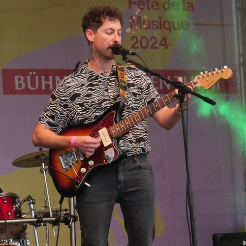 Photo of Fender Blacktop Jazzmaster and more gear in a guitar