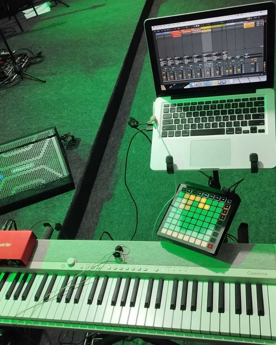 Live Rig by alexeiparedes featuring Casio CT-S1 61-key Keyboard, Novation Launchpad Mini MK3, and Focusrite Scarlett 2i2 3rd Gen and 2 more pieces of gear