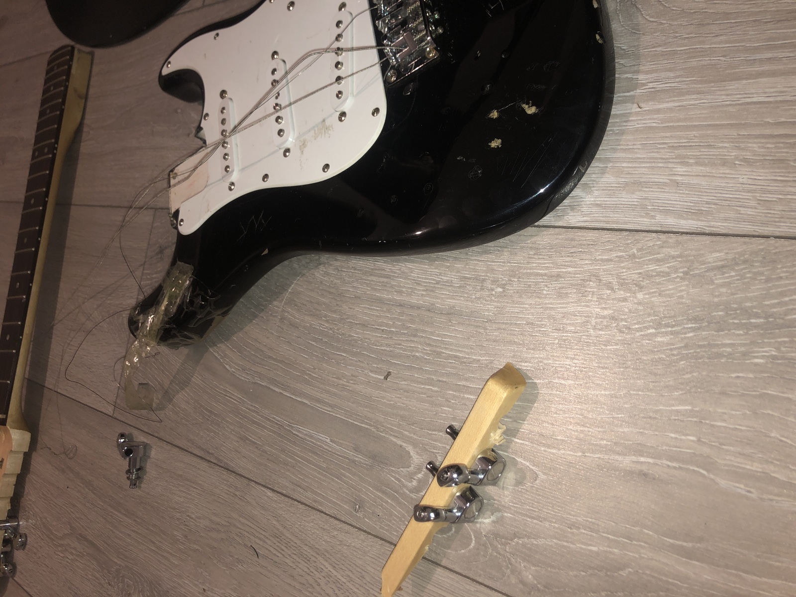 Live Rig by jack_whinnies_of_doom featuring Squier Bullet Stratocaster SSS