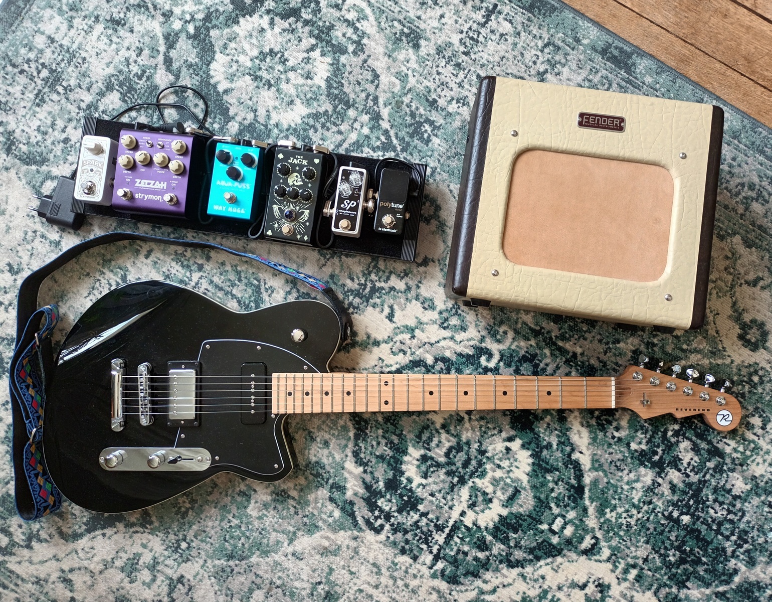 Country Pedalboard by ludwik_jahn featuring Reverend Double Agent OG, Fender Champion 600 Reissue (2006-2011), and Harley Benton SpaceShip 50C and 7 more pieces of gear