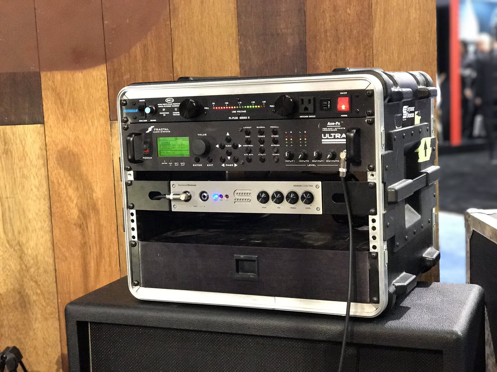 Metal Live Rig by yigit_erdogan featuring Fractal Audio Axe-Fx 2 XL+, Seymour Duncan PowerStage 700, and Furman M-8X2