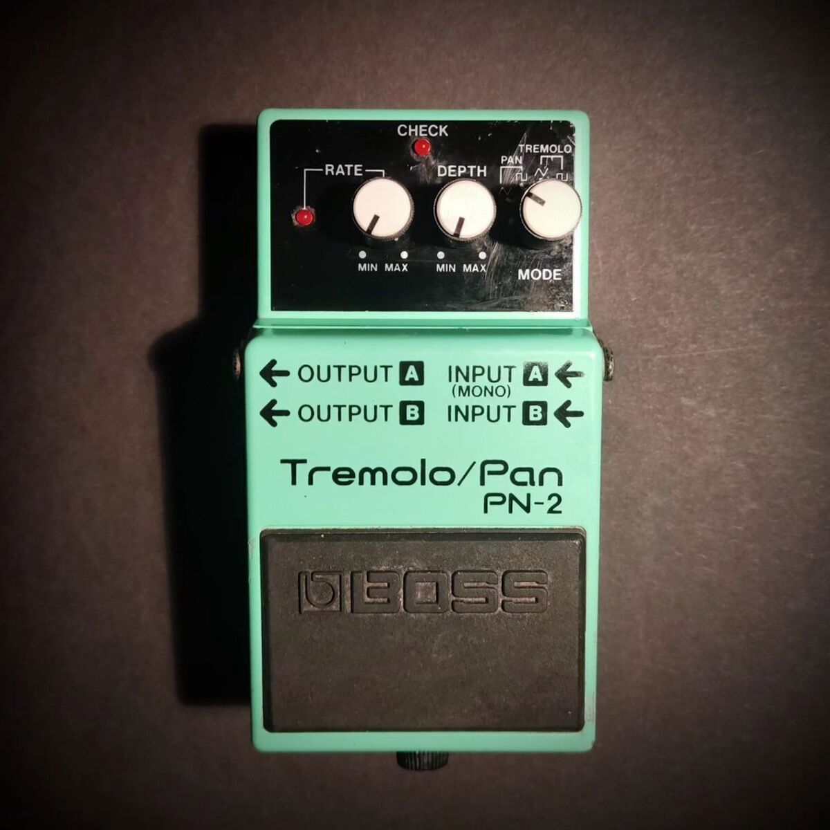 Pedalboard by kabinlabor featuring Boss PN-2 Tremolo/Pan