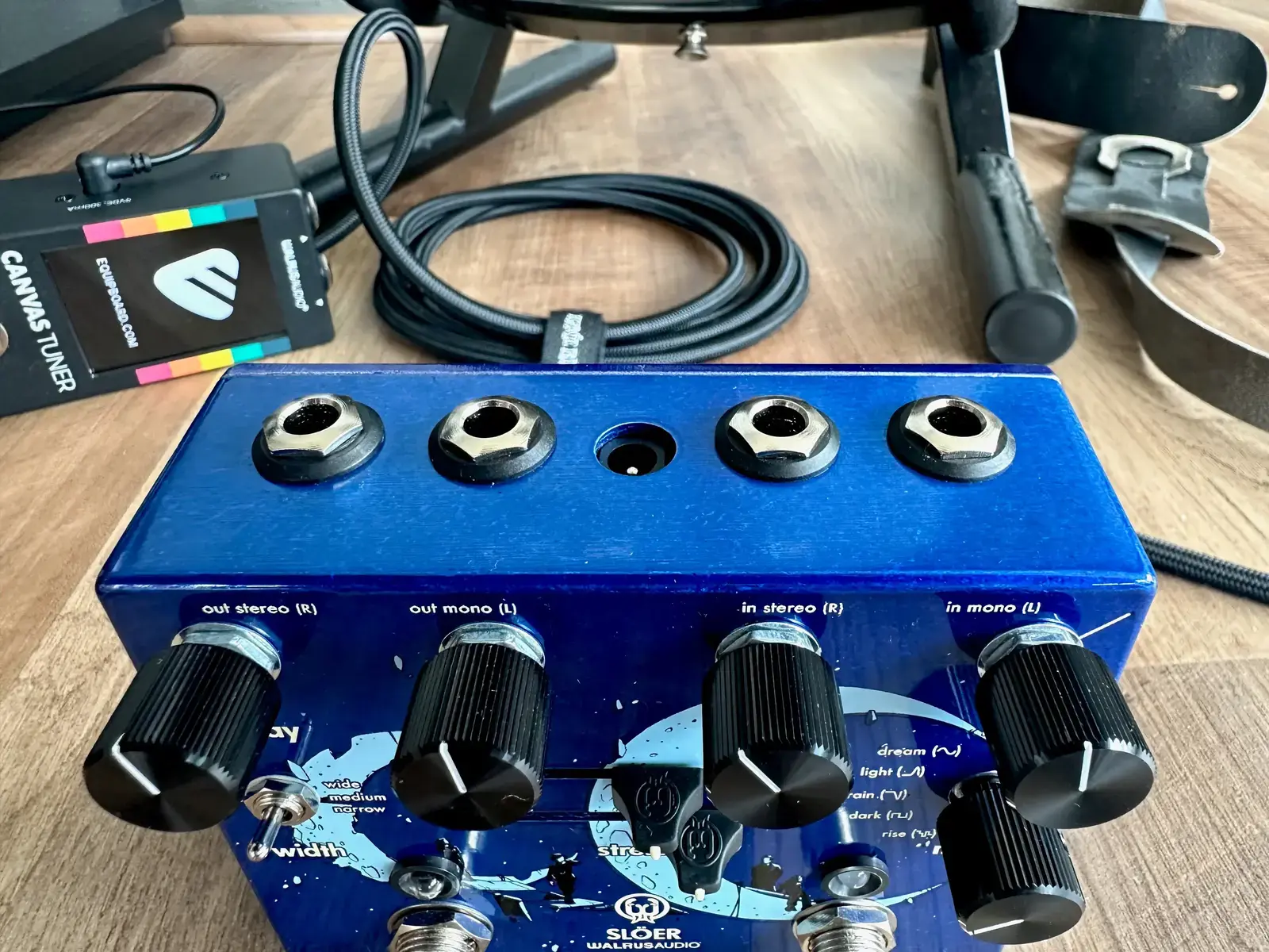 Pedalboard by equipboard featuring Walrus Audio Slöer