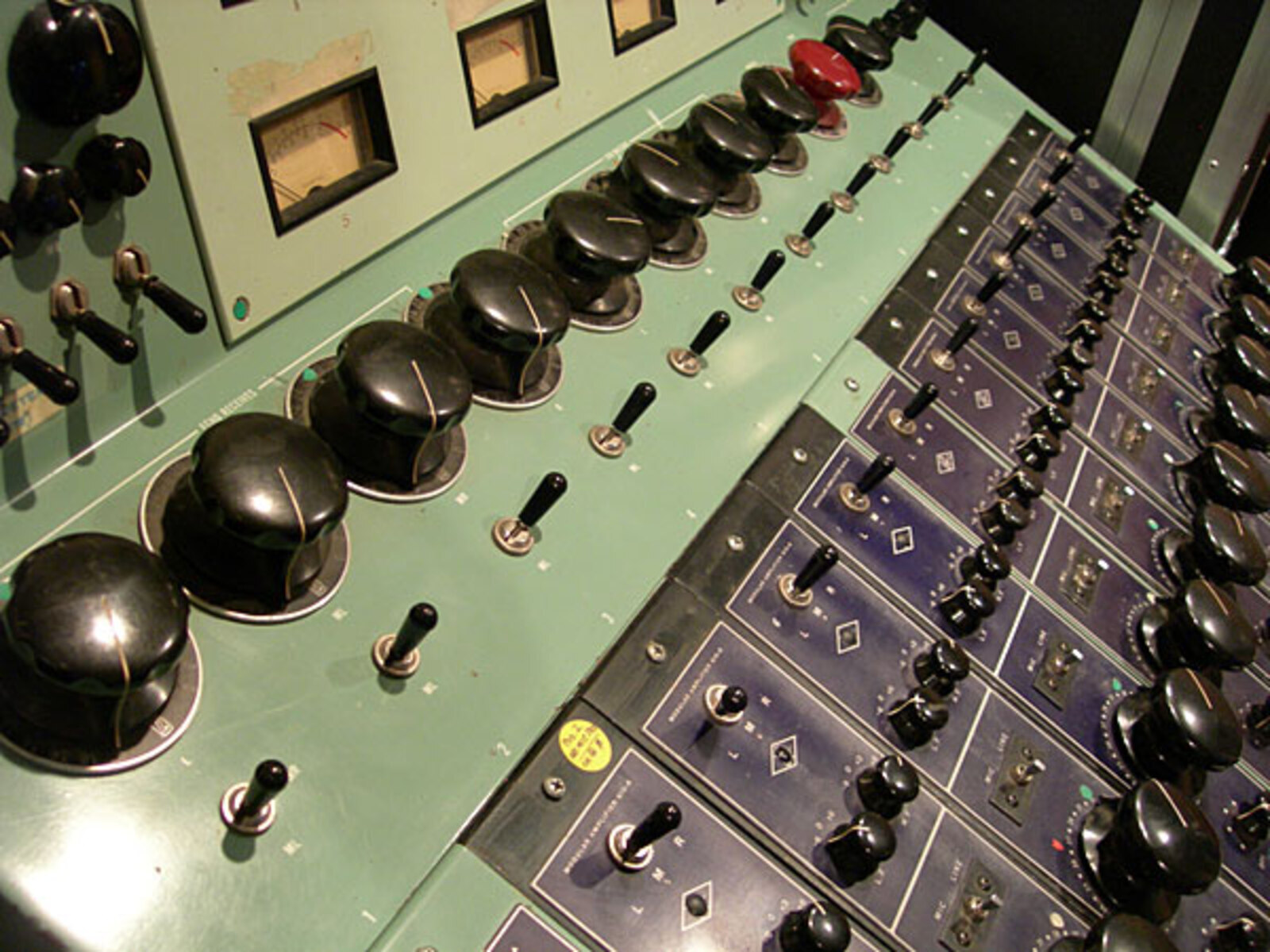 billyyeagermanagement's music gear photo