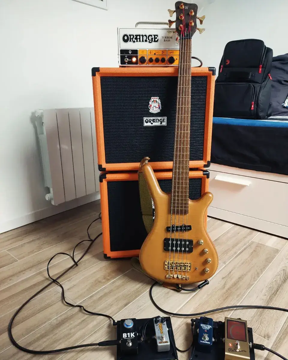 Metal Pedalboard by raphbass featuring Warwick Corvette FNA Jazzman 5-string, Orange Terror Bass, and Orange OBC112 Bass Cabinet and 6 more pieces of gear