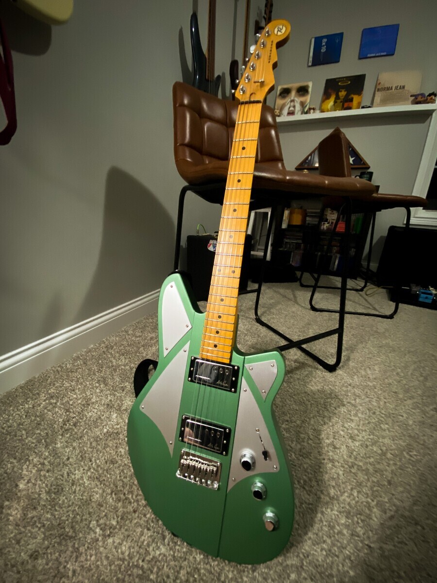 Music Gear Setup by jakrabbitnick featuring Reverend Billy Corgan BC-1