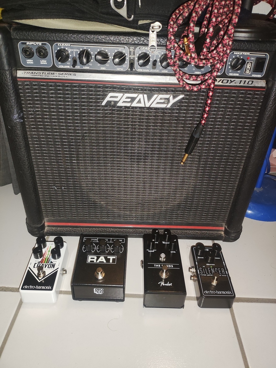 Electro-Harmonix Pedalboard by el_cacto featuring Peavey Envoy 110 TransTube Series 40-Watt 1x10 Guitar Combo, Electro-Harmonix Crayon, and Pro Co RAT 2 and 2 more pieces of gear