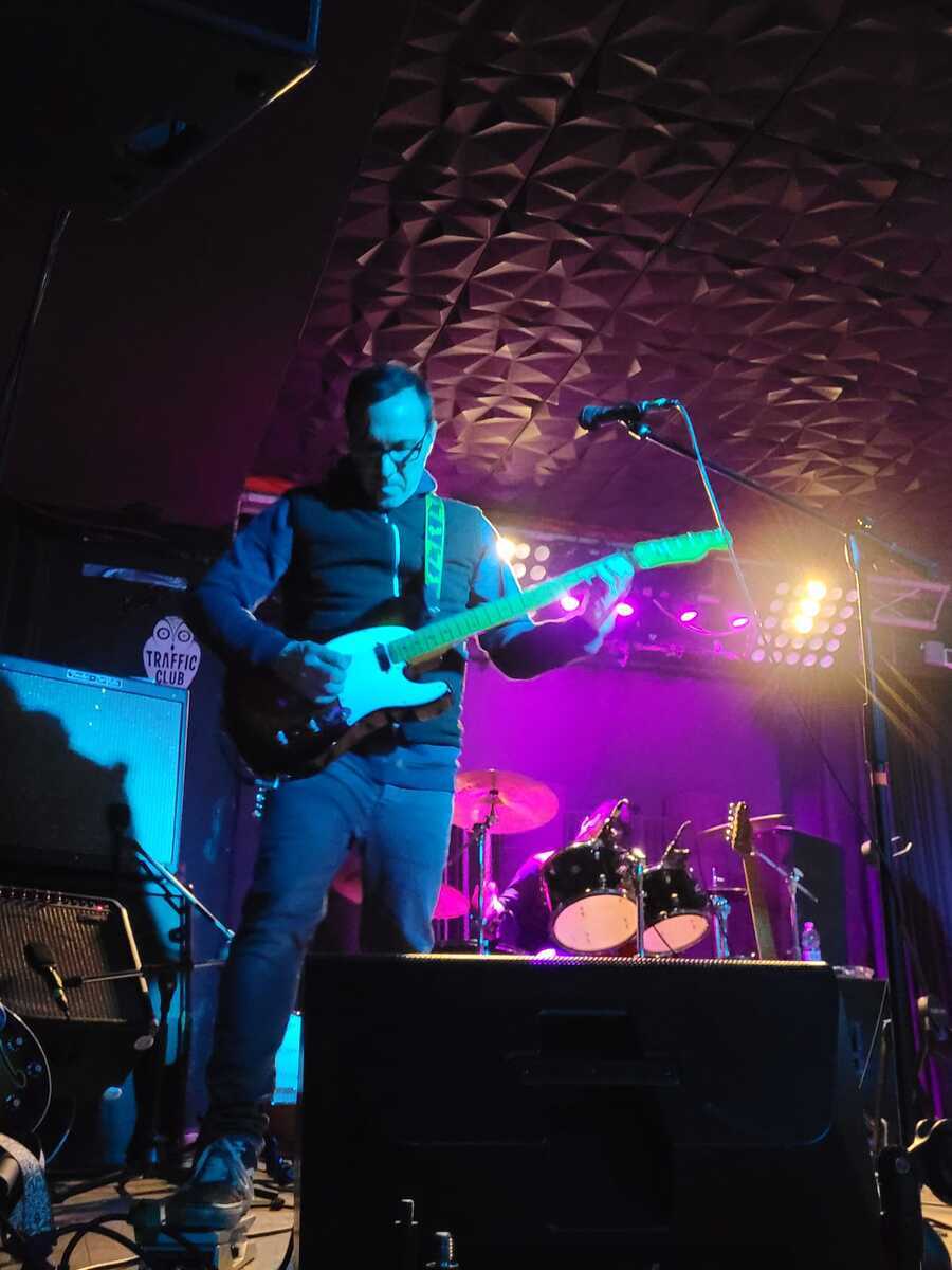 Live Rig by map featuring Fender Telecaster Plus and Fender 'Red Knob' Deluxe 85 (1988-1992)