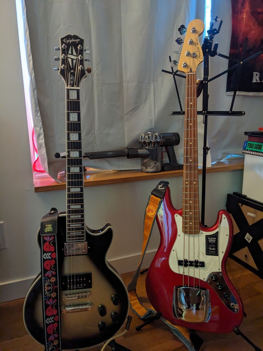 Fender Music Gear Setup by the_flea56 featuring Epiphone Adam Jones 1979 Les Paul Custom Electric Guitar and Fender Jazz Bass (Player Series)