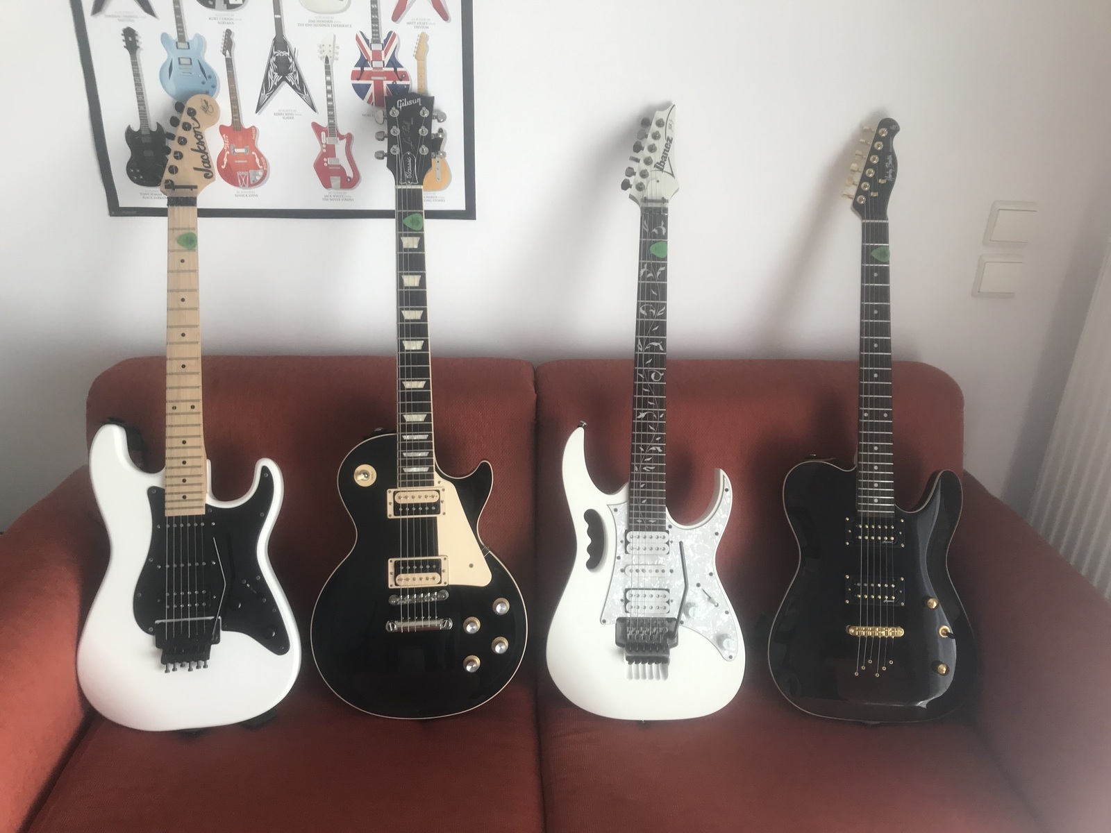 Metal Music Gear Setup by myron_tlks featuring Jackson Adrian Smith SDX SW, Gibson Les Paul Classic, and Ibanez JEM-JR and 1 more piece of gear
