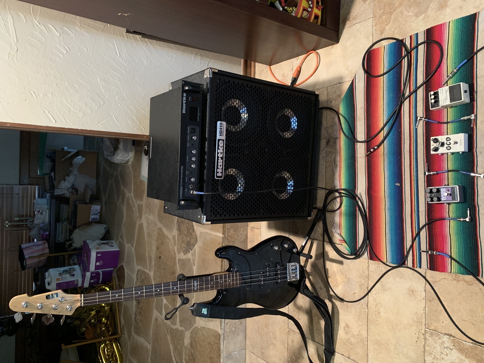 Metal Amp Rig by jonagui4458 featuring ESP Ltd Vintage-214, Hartke LH1000 Bass Amplifier, and Hartke HD410 HyDrive bass cabinet and 3 more pieces of gear