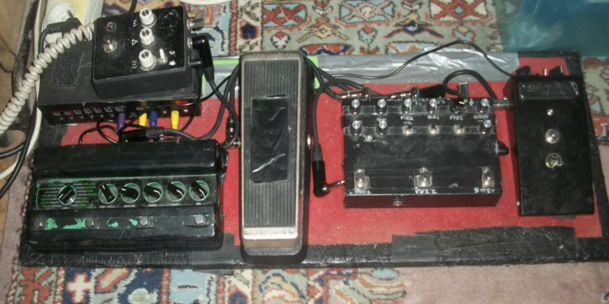 Pedalboard by mkn_upa featuring Vox 846HW Premium Wah - Handwired, Acid Fuzz Sonic Boom (P2P), and Line 6 DL4 Delay Modeler and 2 more pieces of gear