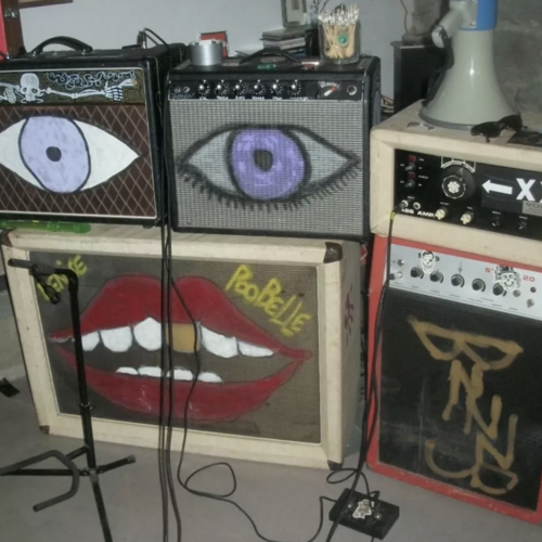 Photo of Fender Princeton 65 and more gear in a amplifier