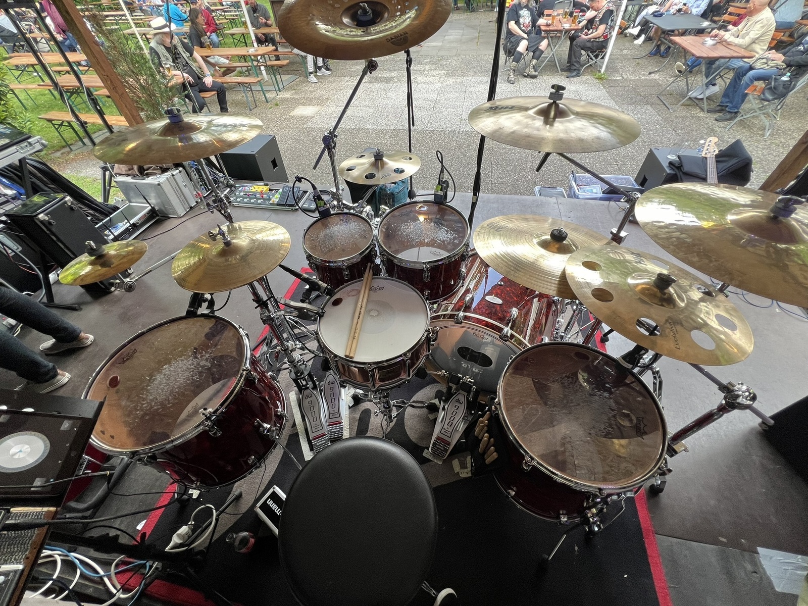Metal Drum Kit by chriswas featuring Pearl Reference Series, Pearl FREE FLOATING COPPER 14 x 6.5, and DW 9002 Double Bass Drum Pedal and 14 more pieces of gear