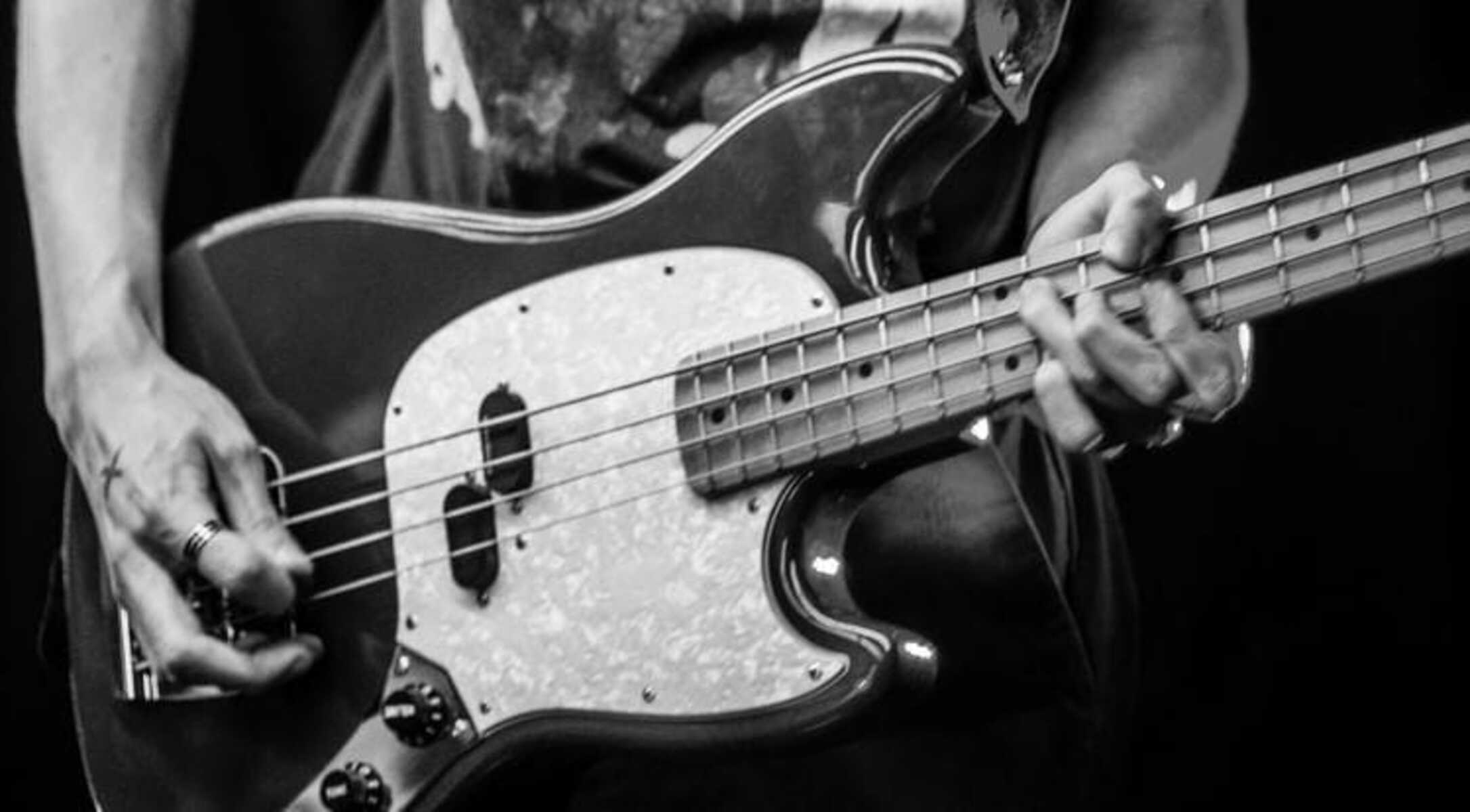 Live Rig by charlie_ar featuring Squier Vintage Modified Mustang Bass