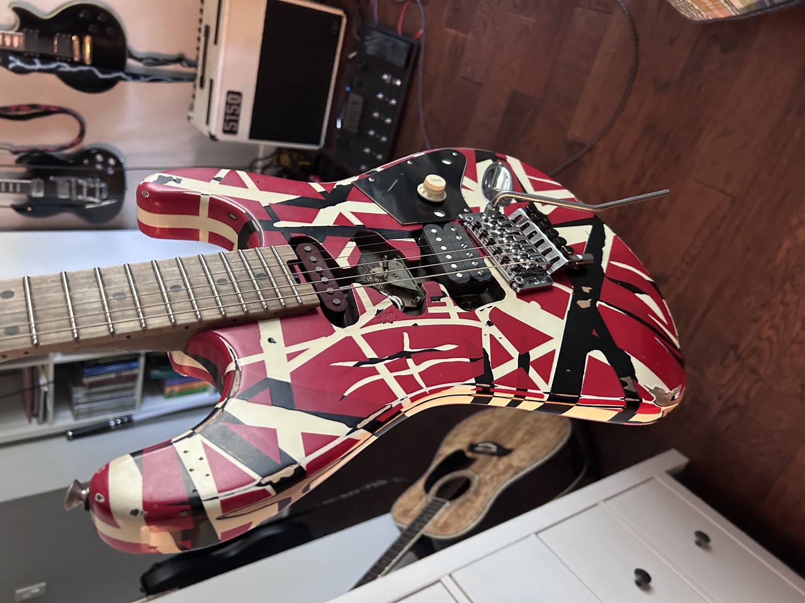 Metal Music Gear Setup by mandomvp featuring EVH Striped Series Frankenstein, EVH 5150 Iconic Series 40-watt 1x12 Combo, and Line 6 Helix LT Guitar Multi-effects Processor and 3 more pieces of gear
