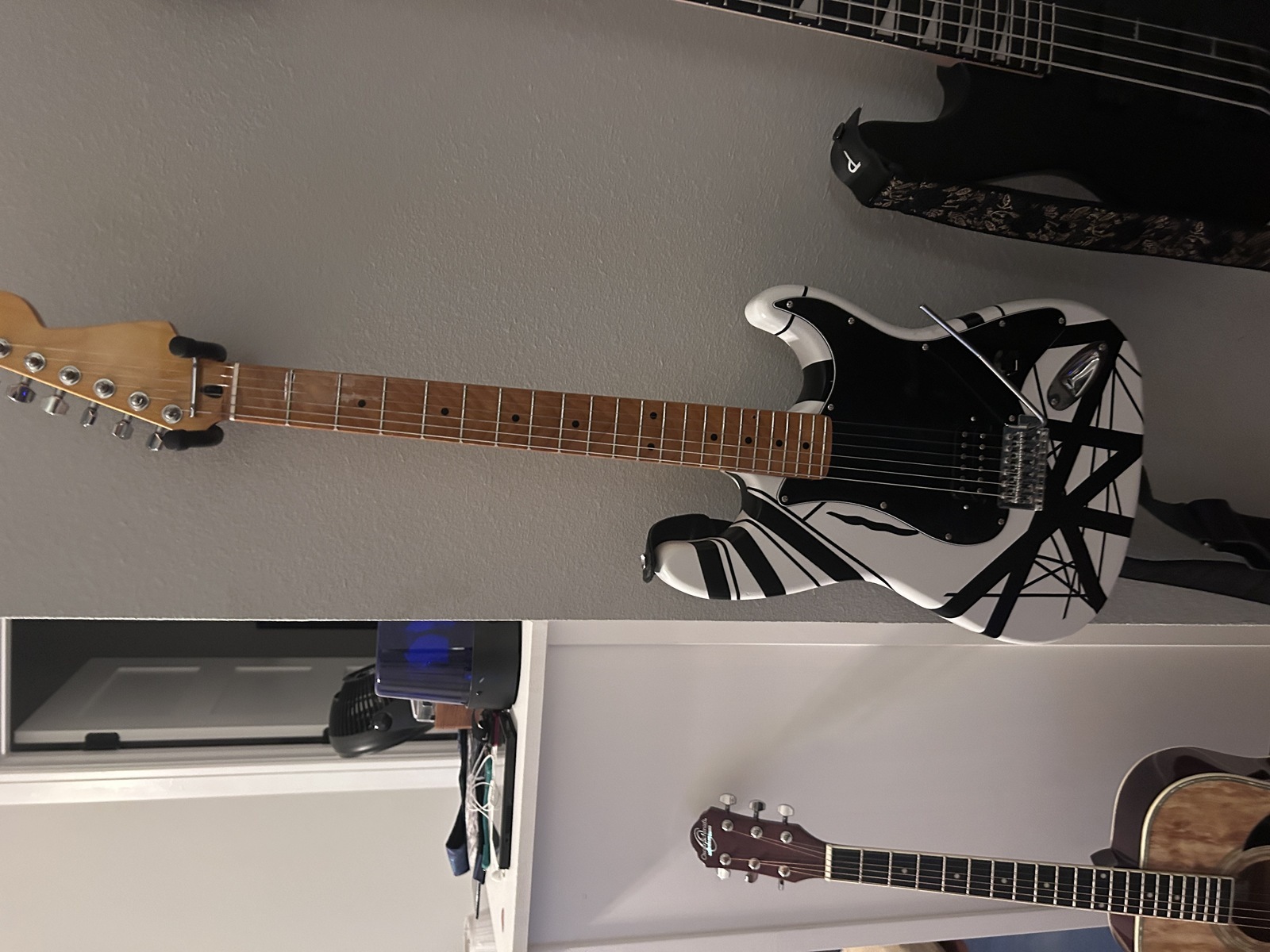 Music Gear Setup by mandomvp featuring Eruption '78, Jackson Concert Bass Js2, and Oscar Schmidt OG2SM Acoustic Guitar - Spalted Maple