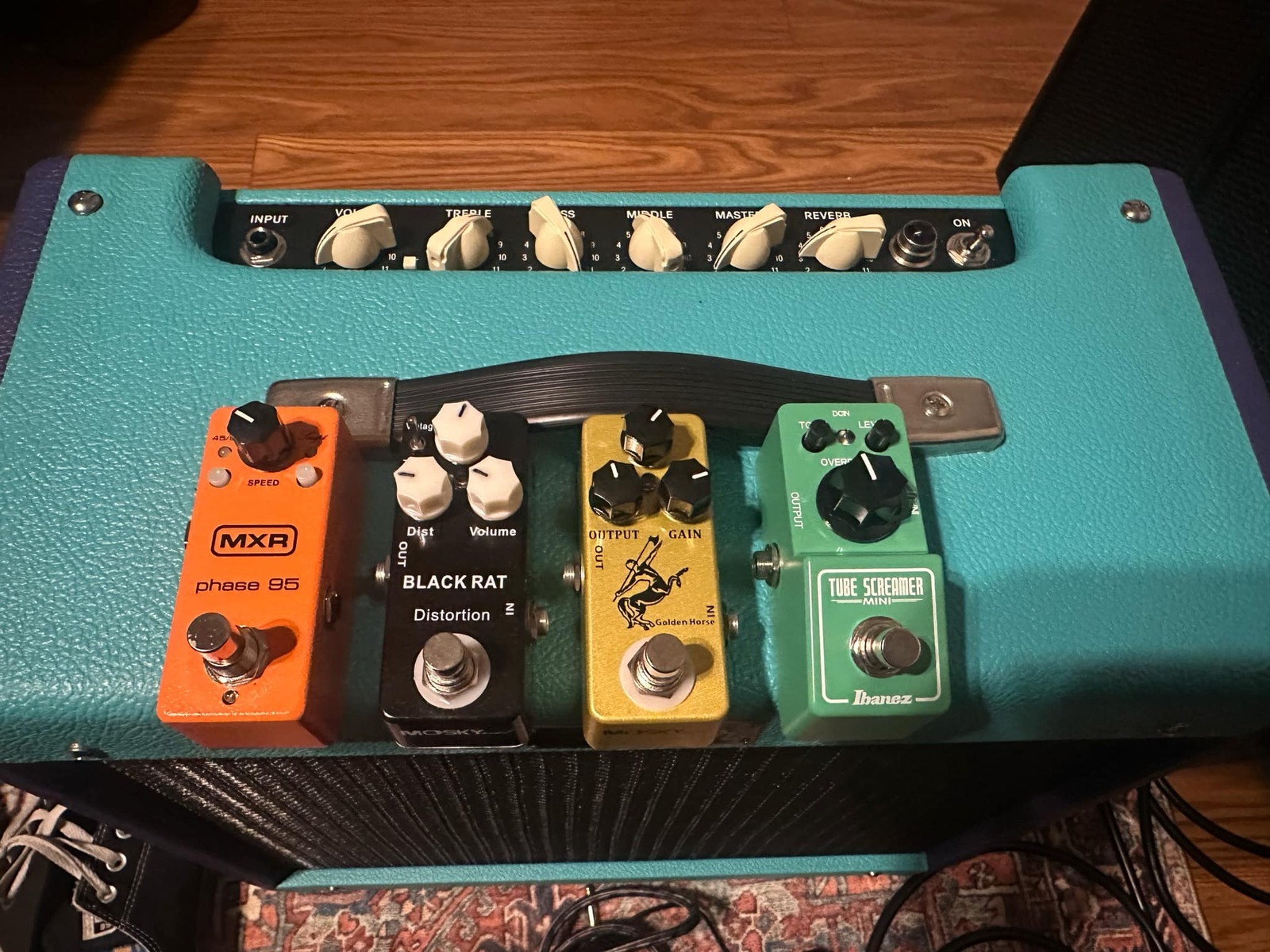 Metal Pedalboard by roadcone featuring MXR Phase 95, Mosky Black Rat Distortion, and Mosky Golden Horse and 2 more pieces of gear