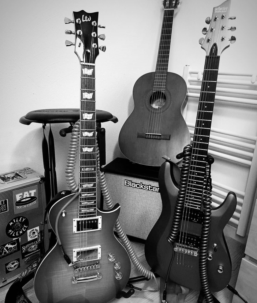 dontstartaband's music gear photo